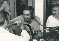 Zdeněk Bartl (uprostřed) na akci Vranov (konaná v posledním týdnu v červenci), rok 1975