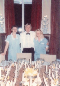 V 90. letech působil Martin Oulický (uprostřed) na portugalské ambasádě v Praze