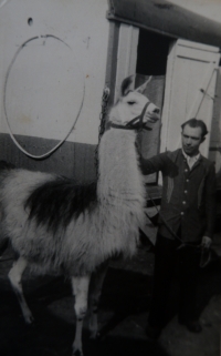 Teodor Melnik, cca 1948–1950, v době, kdy pracoval v Německu v cirkuse