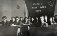 Jindřich Essl (second row from the right) at the vocational school in Větřní