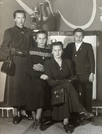 Jindřich Essl and sisters Pavla, Marie and Růžena