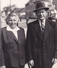 Pamětníkův strýc a teta, 50. léta