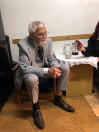 Jiří Růžička during the recording of an interview for the Our Neighbours' Stories project