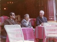1968, Pavol Strauss s manželkou a švagrom Jánom Loydlom v Paríži