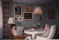 1991, Pavol Strauss s manželkou (vpravo) a nevlastnou sestrou Juditou (vľavo)