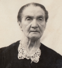 Babička Festová z maminčiny strany