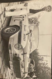 Súťažné auto a Jozef Studenič 2