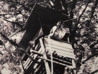 Josef Daněk a Blahoslav Rozbořil. Senzorické etudy, inscenovaná fotografie. Schrattenberg, Rakousko, 1993