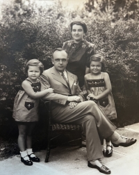 Rodiče s dcerami  Blankou a Milenou