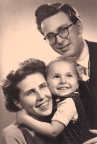 Markéta Koronthályová with her parents