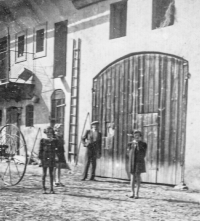 Tatínek Antonín Stach se sestrami Milenou, Alenou a Vítězslavou v roce 1940