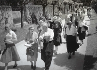 Sokol team on a trip in Austria during the 1956 meeting, on the left Zuzka Eggeny, her grandmother Marie Provazníková, photo by Tony Vecera