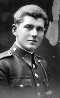 Strýc Adély Lasákové Josef Flaška v uniformě československé armády, 30. léta