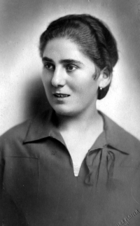 Františka Baďurová rozená Flašková, matka Adély Lasákové, 30. léta