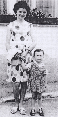 Manželka Josefa Švehly s dcerou Drahuškou