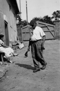 Děda Milana Webra Antonín Doležal, Mnichovice, září 1939