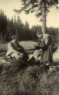 zač. 40. rokov, Pavol Strauss a Tomáš Munk