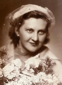 Marie Šteflová na své svatbě v roce 1955