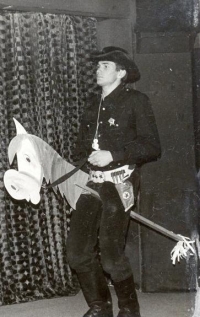 Michal Hecht na činoherním vystoupení amatérského divadla v Plzni, 1980
