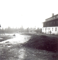 Stržení stožáru starého vysílače na Klínovci