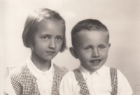 S bratrem Gustíkem, asi 1944