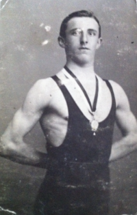 Josef Mádl, grandfather of Josef Mádl - Greco-Roman wrestler, telegraphist of the Smíchov city firemen and veteran of the First World War, 1912