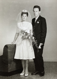 Svatební fotografie Jindřicha Fencla a Marie Kopečné, 1962