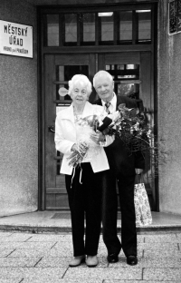 Josef Hackenberg v den 60. výročí svatby s manželkou Vlastou, 2015