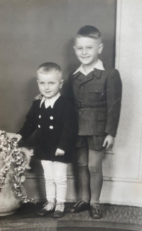 S bratrem Janem
