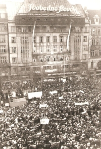 Balkon Melantrichu, listopad 1989