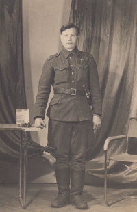 Jaroslav Suchánek, otec Frídy Fickové, jako voják Svobodovy armády