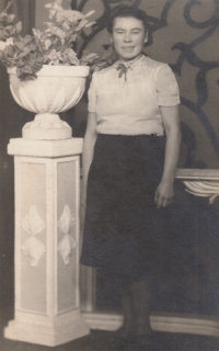 Matka Anna Vašinková (cca 28 let)