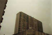 V 16. patře výškového domu v Sarajevu bydlel Vladimír Tepavčević se svou sestrou během studií