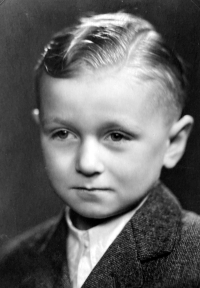 Miloslav Komárek, polovina 40. let