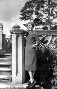 Anna Marková v Lednici, konec 50. let