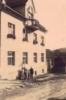 Period photo of Vlastimil Ruda's house

