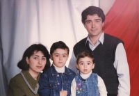 The Hryhorian family. Second from the right is Artak. Odesa, 2000 