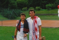 Jaroslav Krupička a Václav Nedomanský během tenisového zápasu, pol. 70. let