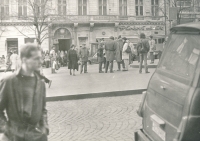 Kladení věnců u sochy sv. Václava v Praze, 1988