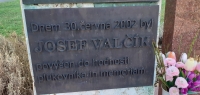 Památník Josefa Valčíka, náměstí ve Smolině u Valašských Klobouk, 2025