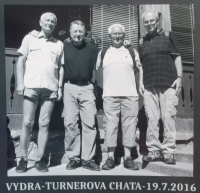 Reunion of August 1968 private rank soldiers at Turnerova Hut, Šumava, 2016