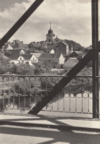 Václav Diviš ve svém prvním kněžském místě v Týně nad Vltavou, 1967