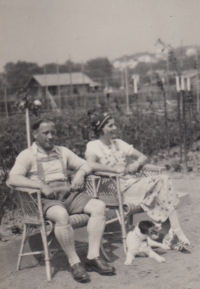 Gertrude Schreckeneder's parents Antonina and Karl Prochaska on holiday