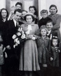 Malý Karel Přibyl (v horní řadě druhý zprava), 1953