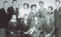 Newlyweds Tomš and family, 1950s