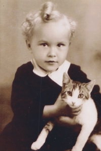 Božena Tomšová, around 1940