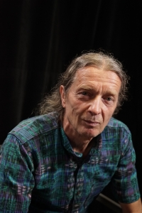 Studiová fotografie Rudolfa Houfka z natáčení v roce 2025