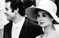 Tomáš Klepek na svatební fotografii s manželkou Janou, 1977