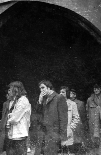 Michal Holeček na snímku ze školního výletu do Prahy, 1974