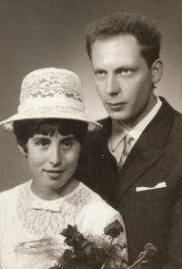 Pamětnice s manželem, svatební fotografie, 1967